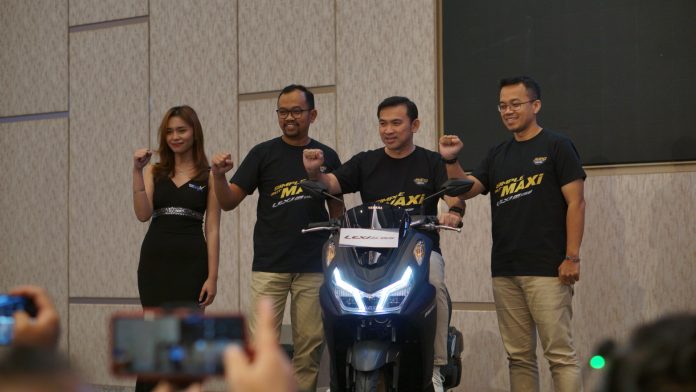 Yamaha Serahkan Lexi LX 155 Kepada Konsumen Pertama