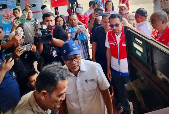 Pertamina bersama Kementerian Perdagangan melakukan Tindakan Penyegelan Dispenser SPBU Nakal 1