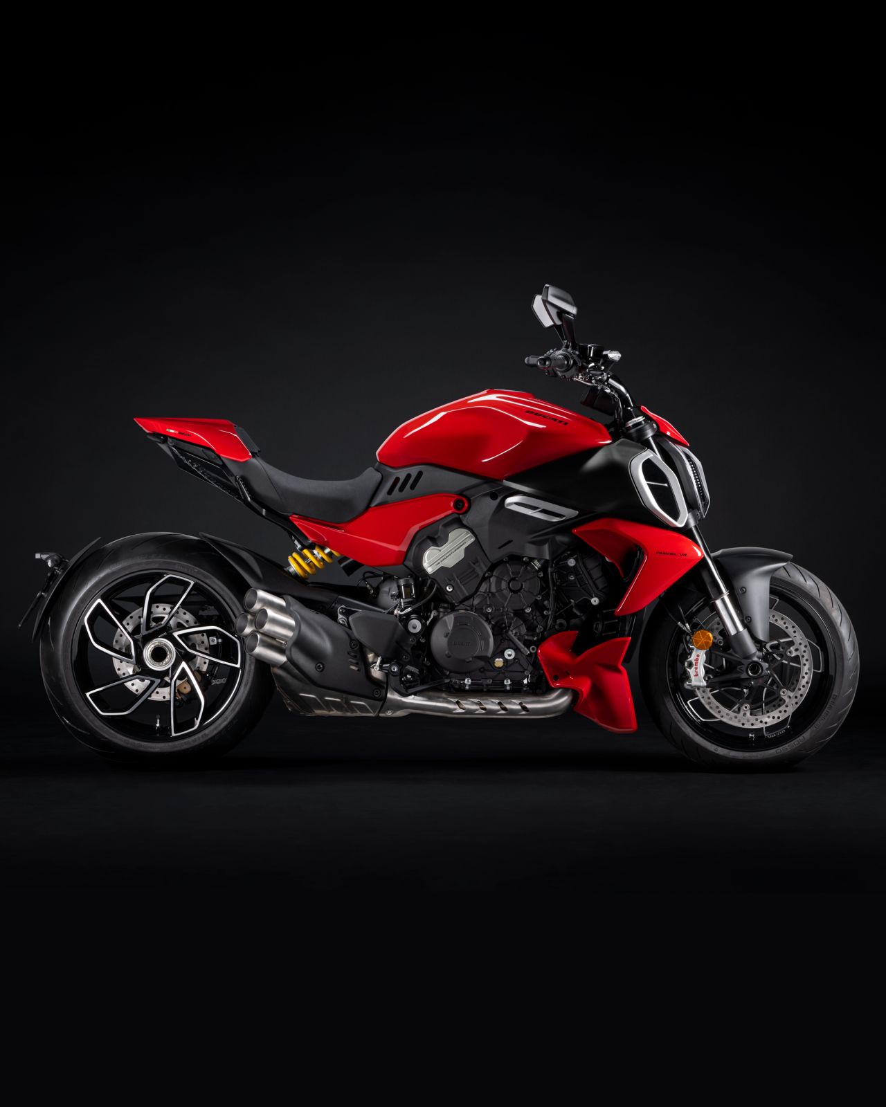 Ducati Diavel V4 Sabet Gelar Best of the Best Red Dot Design Award 2024