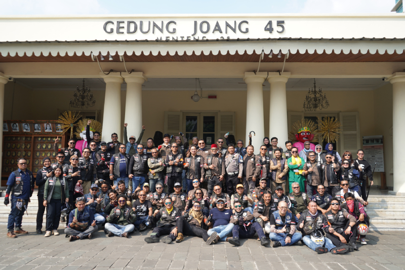 8Citing Royal Riders Indonesia Tribute to Community