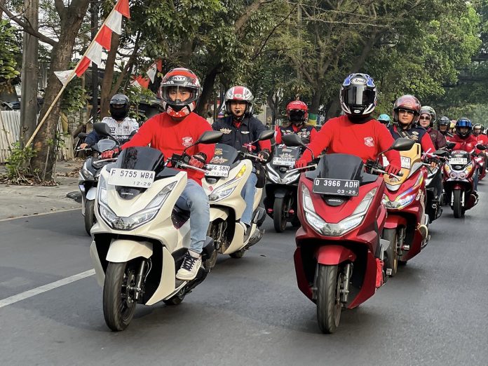 Convoy Merdeka Bikers PCX 1